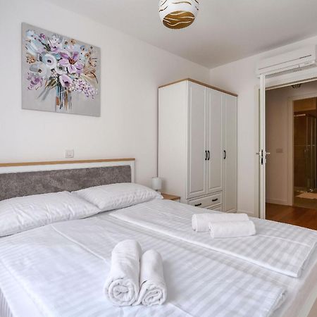 Apartments Luna With Free Parking Zadar Buitenkant foto