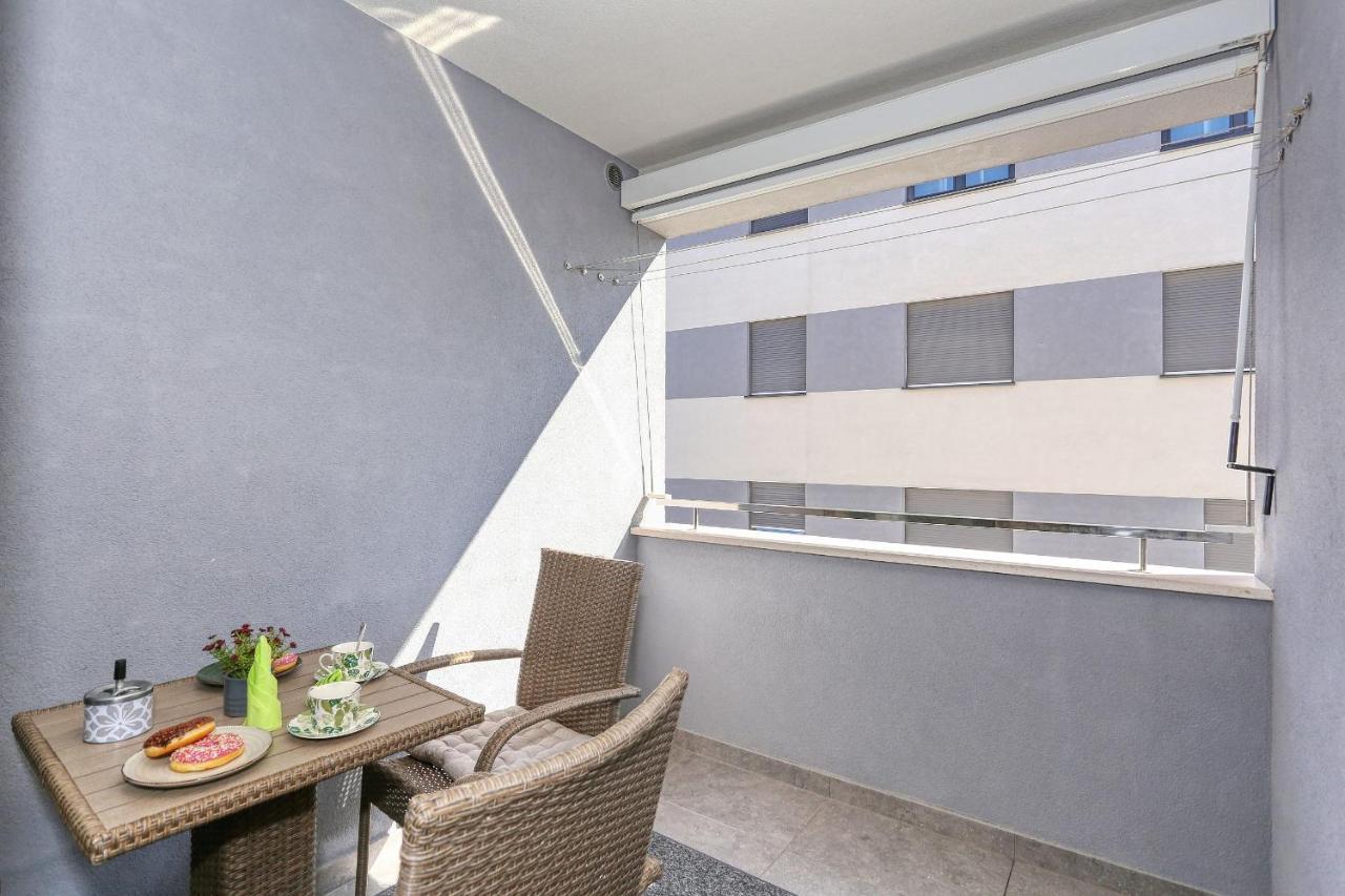 Apartments Luna With Free Parking Zadar Buitenkant foto